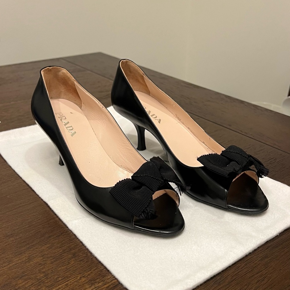 Prada Black Leather Bow Peep Toe Pumps 2” Heel EU 38 (US 7.5–8)